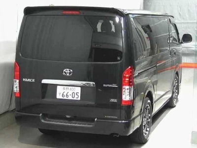 TOYOTA HIACE VAN