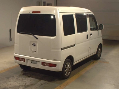 TOYOTA PIXIS VAN