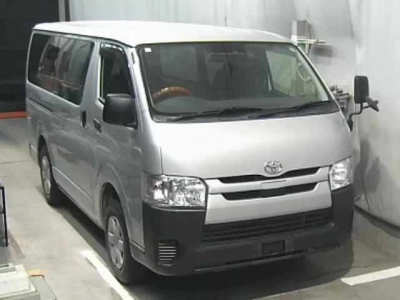 TOYOTA REGIUS VAN