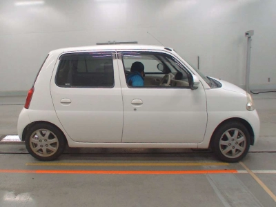 DAIHATSU ESSE