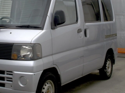 NISSAN CLIPPER VAN