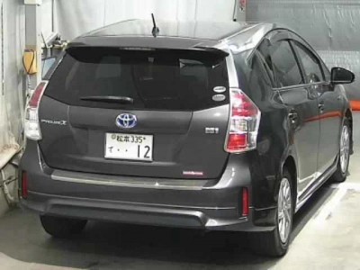 TOYOTA PRIUS ALPHA