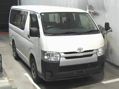 TOYOTA REGIUS VAN