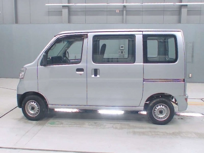 TOYOTA PIXIS VAN