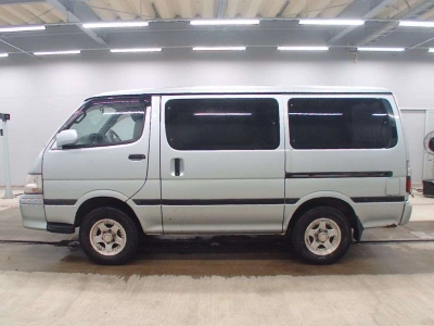TOYOTA HIACE WAGON