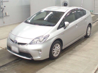 TOYOTA PRIUS PHV