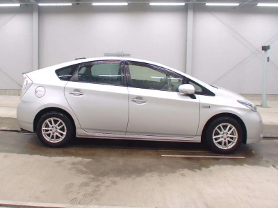 TOYOTA PRIUS PHV