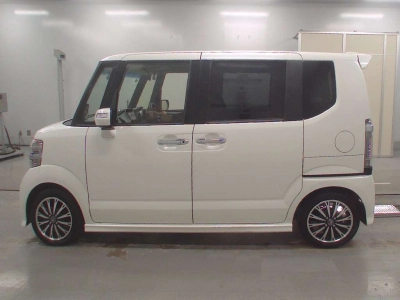 HONDA N BOX CUSTOM