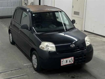 DAIHATSU ESSE