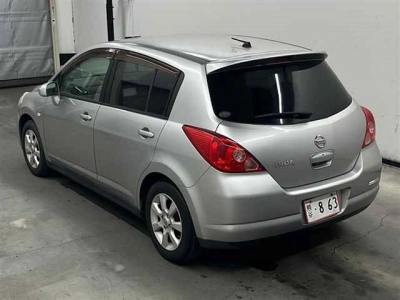 NISSAN TIIDA