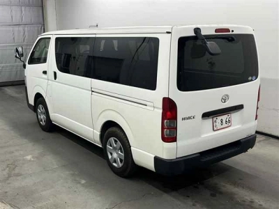 TOYOTA HIACE VAN
