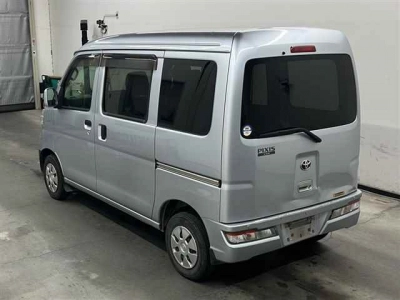 TOYOTA PIXIS VAN