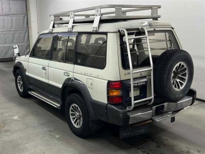 MITSUBISHI PAJERO