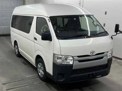 TOYOTA REGIUS VAN