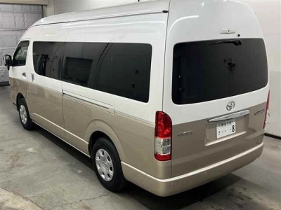 TOYOTA HIACE WAGON