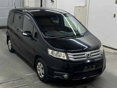 HONDA FREED SPIKE