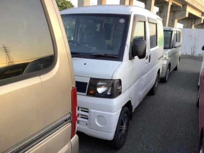 NISSAN CLIPPER VAN