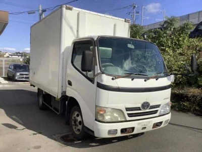 TOYOTA DYNA