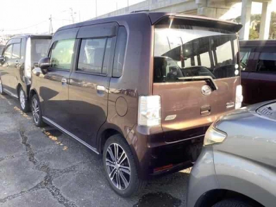 DAIHATSU MOVE CONTE