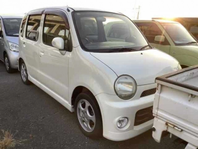 DAIHATSU MOVE LATTE