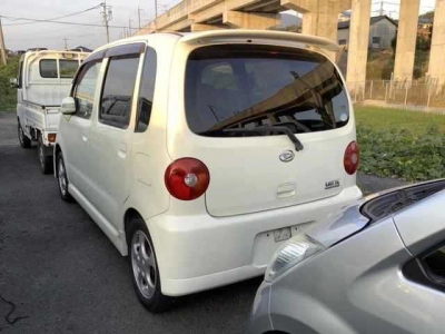 DAIHATSU MOVE LATTE