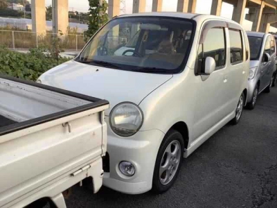 DAIHATSU MOVE LATTE