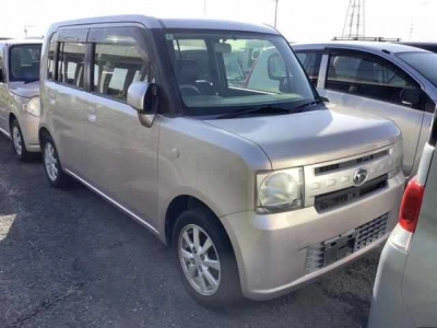 DAIHATSU MOVE CONTE