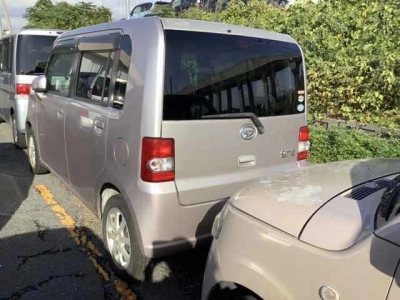DAIHATSU MOVE CONTE