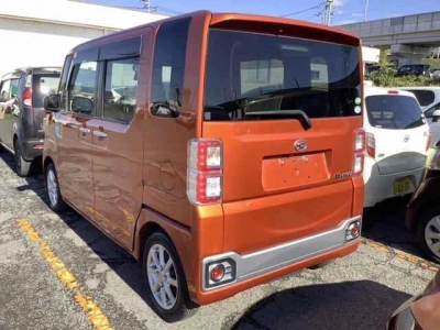DAIHATSU WAKE