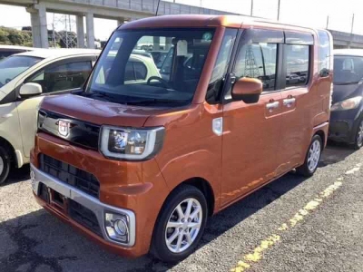 DAIHATSU WAKE