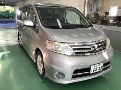 NISSAN SERENA