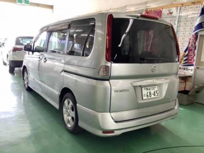 NISSAN SERENA