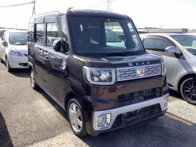 DAIHATSU WAKE