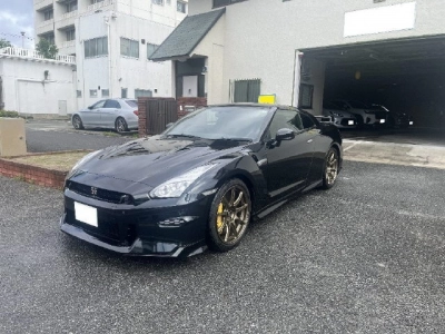 NISSAN GT-R