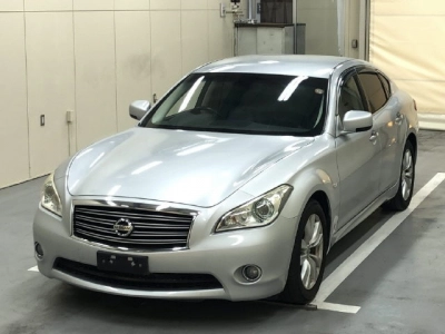 NISSAN FUGA