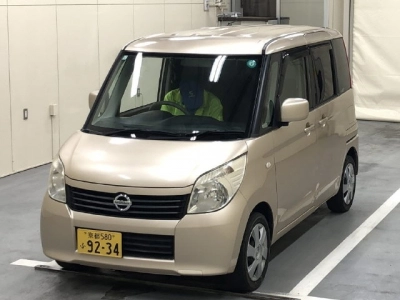 NISSAN ROOX