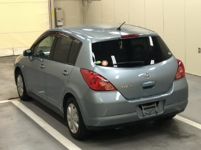 NISSAN TIIDA