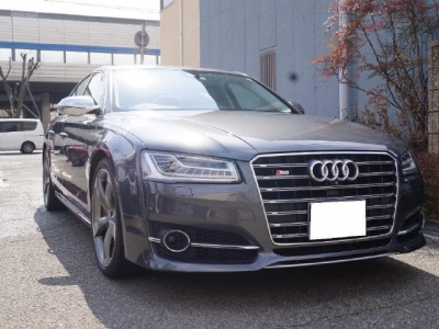 AUDI S8