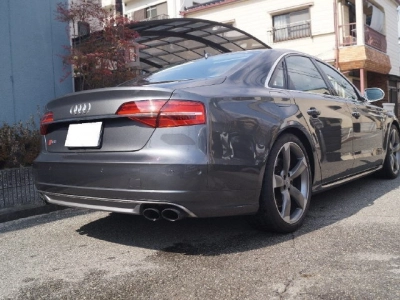 AUDI S8