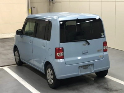 DAIHATSU MOVE CONTE
