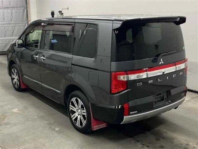 MITSUBISHI DELICA D:5