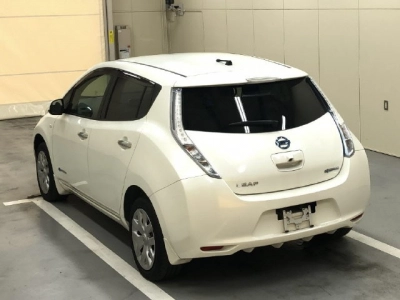 NISSAN LEAF
