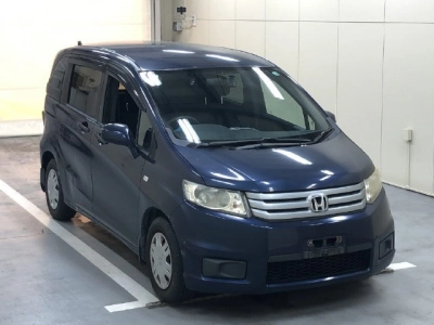 HONDA FREED SPIKE