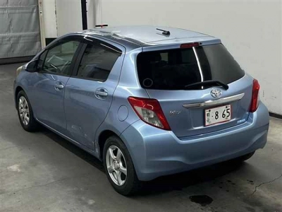 TOYOTA VITZ