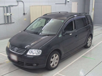 VOLKSWAGEN GOLF TOURAN