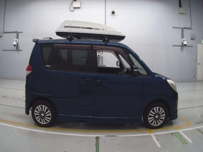 MITSUBISHI DELICA D:2