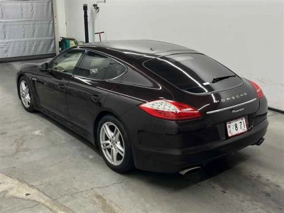 PORSCHE PANAMERA