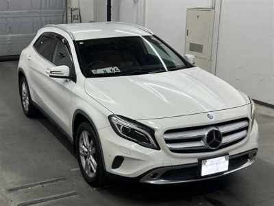 MERCEDES BENZ GLA