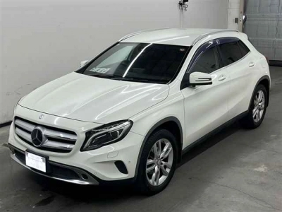 MERCEDES BENZ GLA