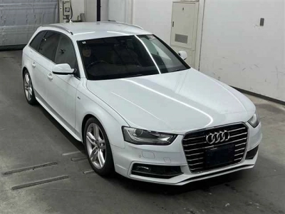 AUDI A4 AVANTE